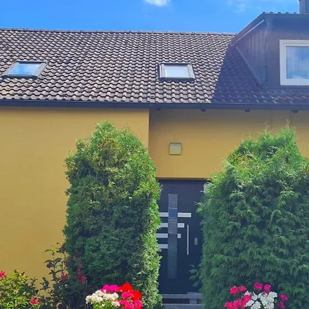 Gemuetliche 120 Qm Mit Balkon 아파트
