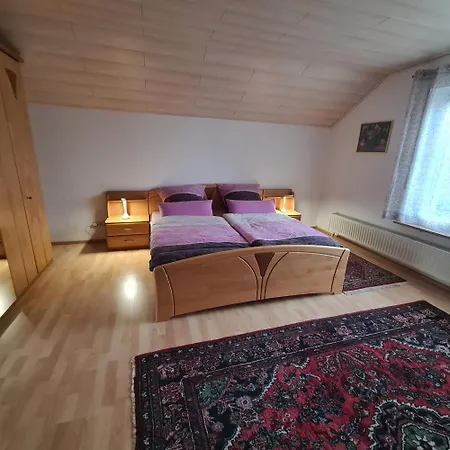 Appartement Gemuetliche 120 Qm Mit Balkon