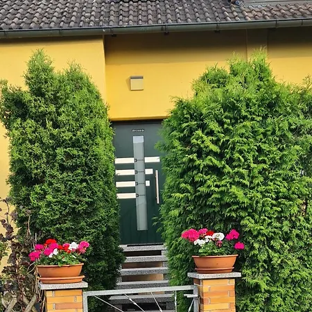 Gemuetliche 120 Qm Mit Balkon Apartment Adelsdorf